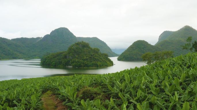 东方小桂林俄贤岭山川河流香蕉园1