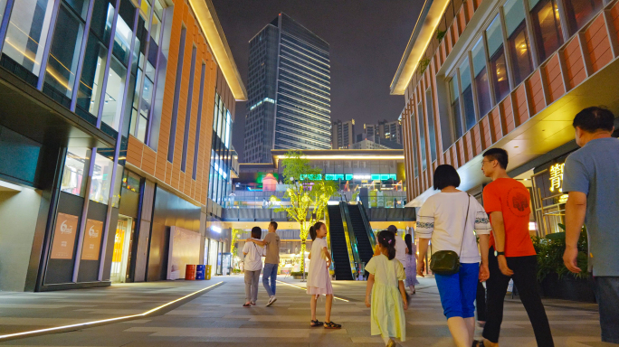 夜晚逛街人群 逛商场 购物中心 斑马线