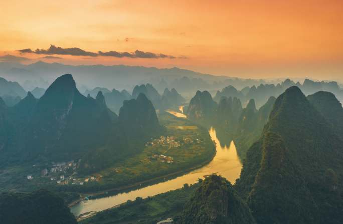 桂林山水风景相公山日出延时航拍片头
