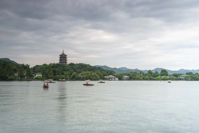 雷峰塔乌云