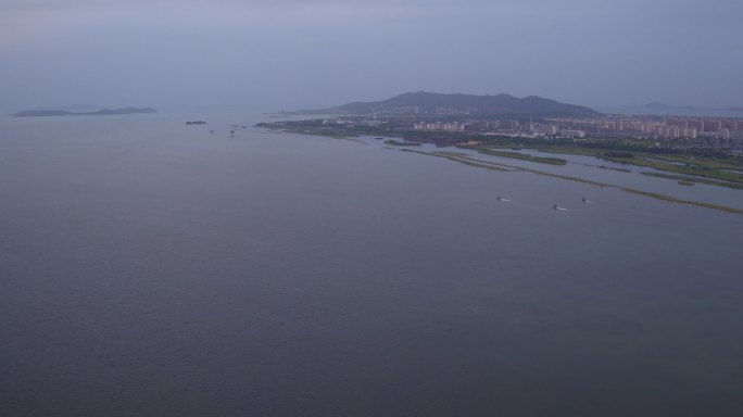 航拍苏州太湖湖水远景