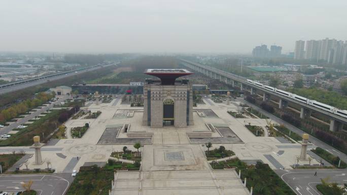许昌旅游服务中心游客中心建筑高铁驶过航拍