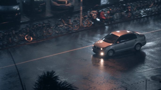 下雨天开车