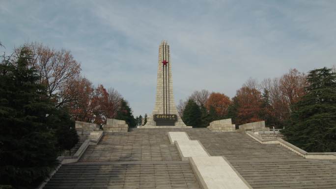 航拍革命烈士陵园纪念碑