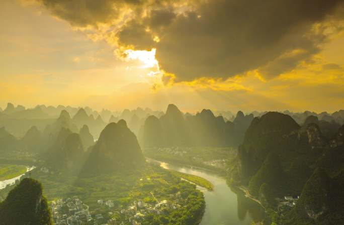 桂林山水风景兴坪小镇航拍延时日落大气