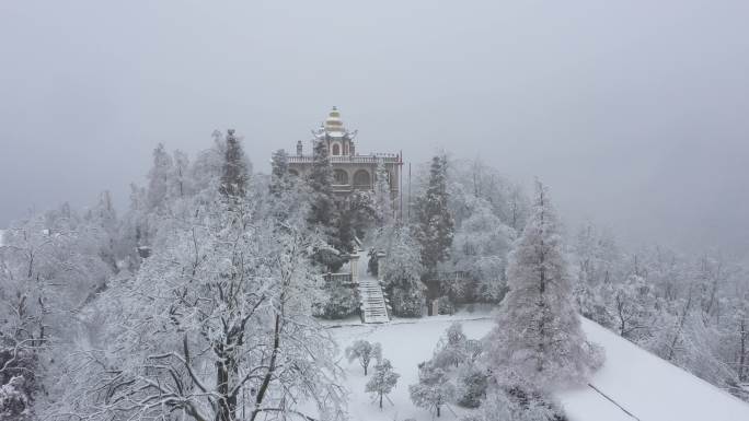 航拍雪后的鸡公山