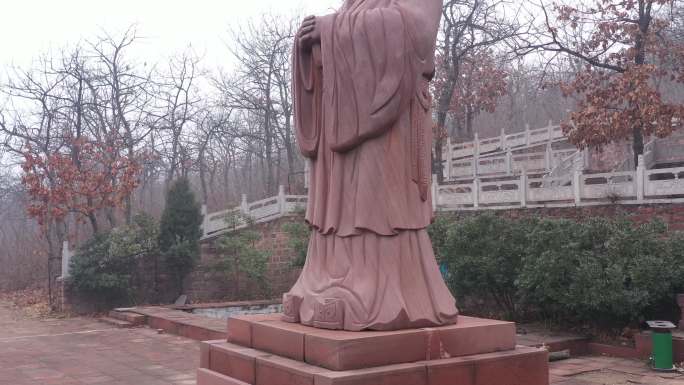 襄城紫云书院创始人李敏雕像航拍