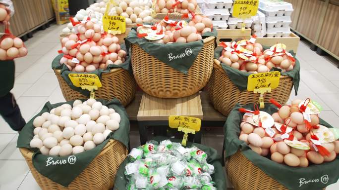 超市内陈列的鸡蛋