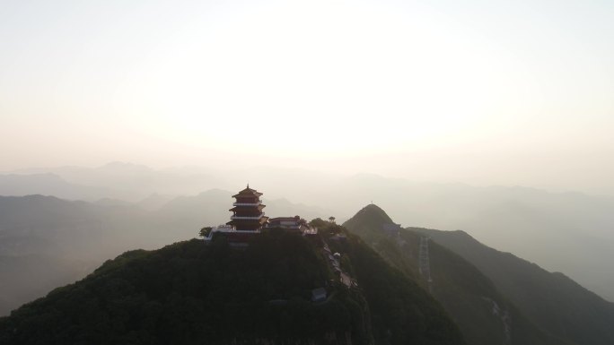 航拍愚公村王屋山晨光下的王屋山