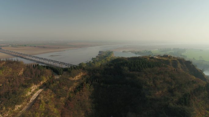 航拍河洛汇流风景区