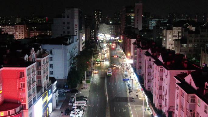 航拍山东台东步行街夜景交通