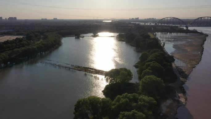 山东济南：航拍黄河湿地落日