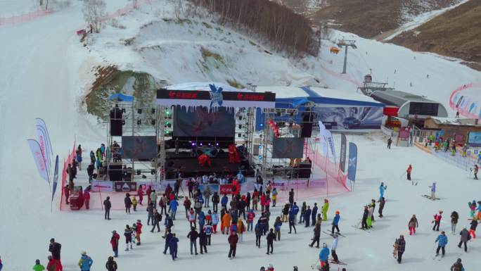 航拍张家口崇礼云顶滑雪场音乐节表演