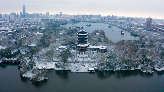 4k航拍大明湖雪景