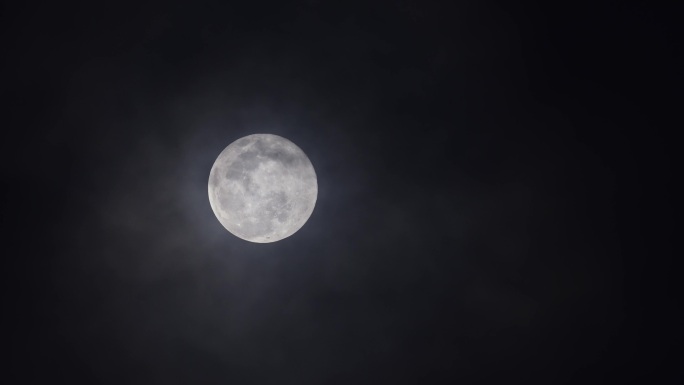 月 彩云追月 月亮 大月亮