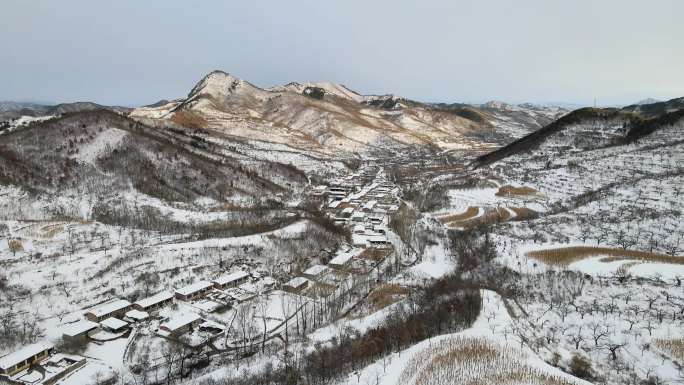 辽宁山区农村雪景