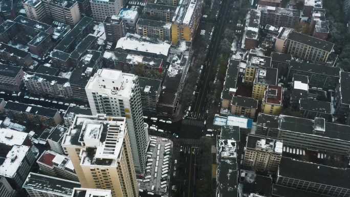 城市下雪航拍