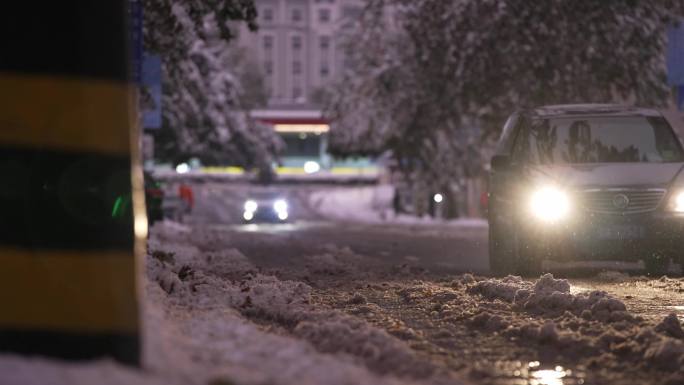 4K50帧-夜晚雪中道路