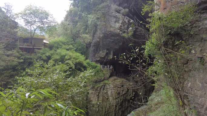 中国湖北省恩施腾龙洞湖北旅游景点瀑布山泉