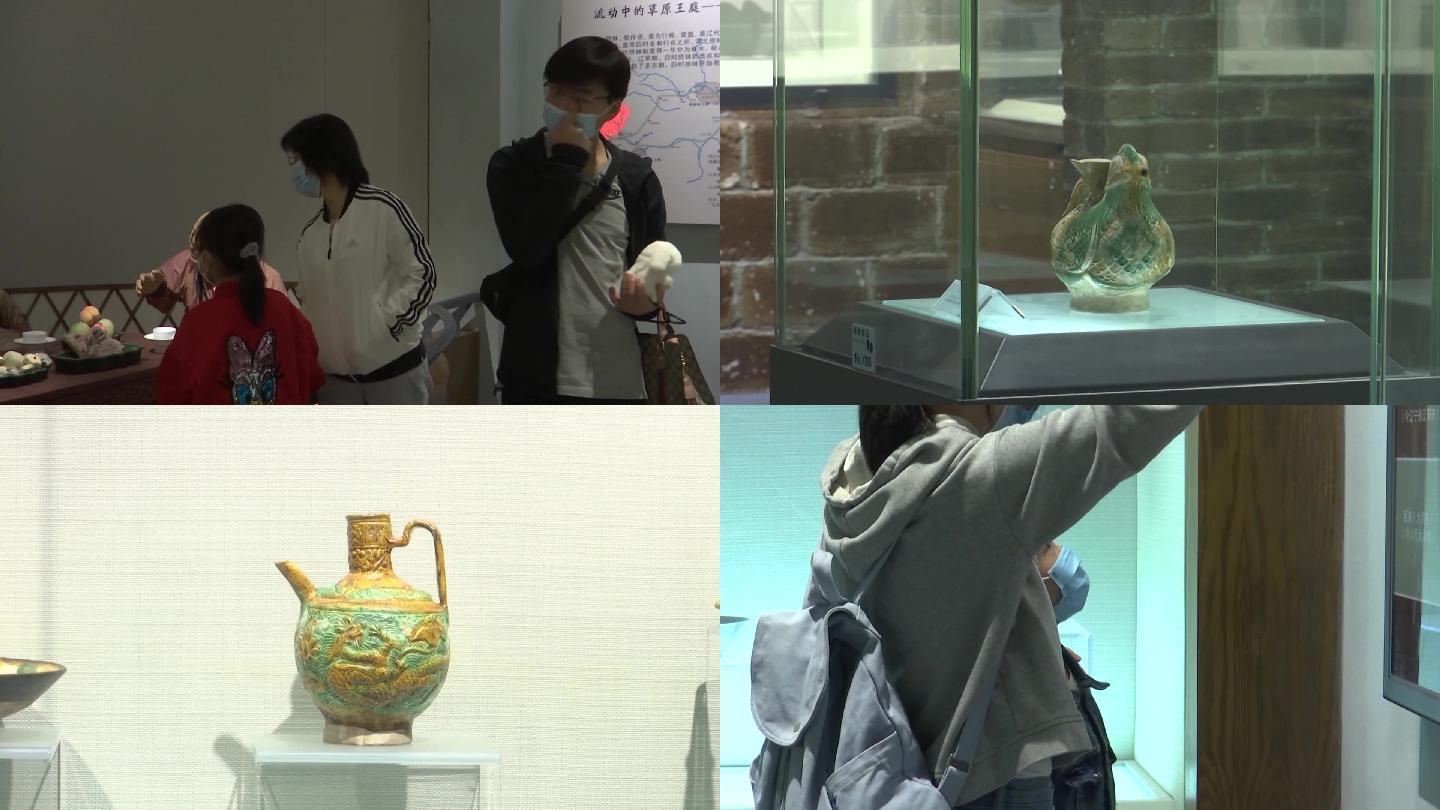 市民游客参观游览博物馆