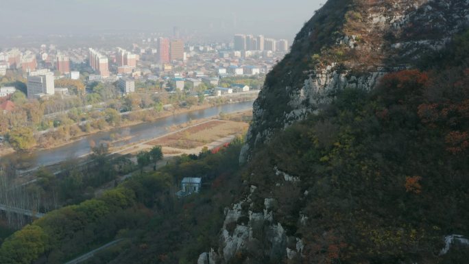 汾河出山口 越过二龙山看到太原和汾河