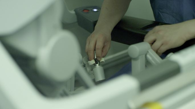 达芬奇机器人  医疗机械  微创手术