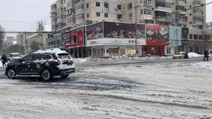 【4K】雨雪天气道路、行车