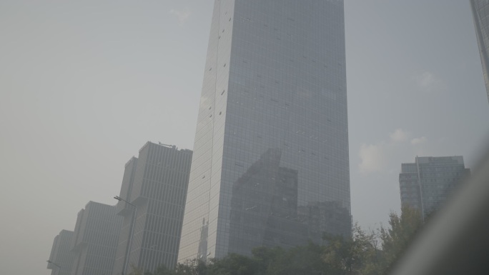 北京CBD高楼大厦车内视角