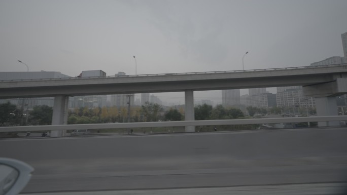北京城市四环车戏侧面