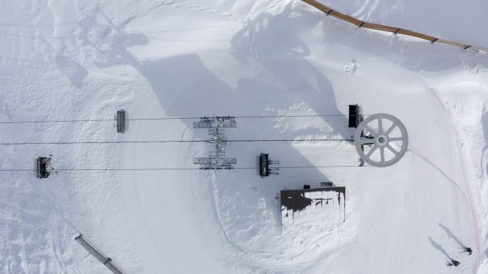 无人机滑雪升降机俯视图