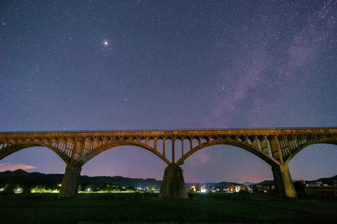 罗定长岗坡渡槽星空延时摄影