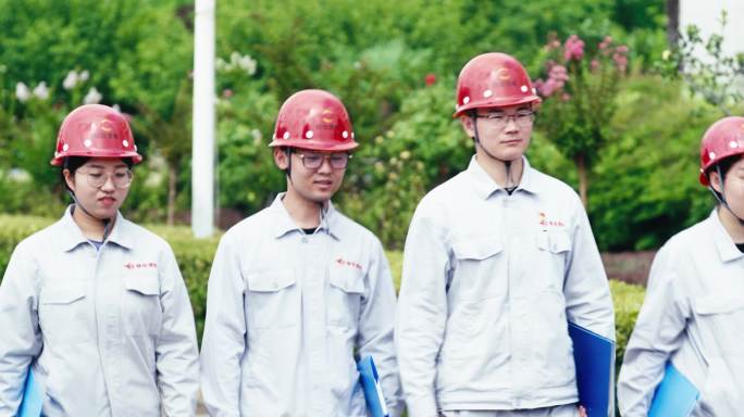 电厂电力工人队伍行走技术团队交流热力煤化
