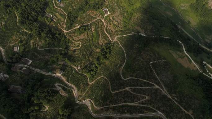 农村盘山路