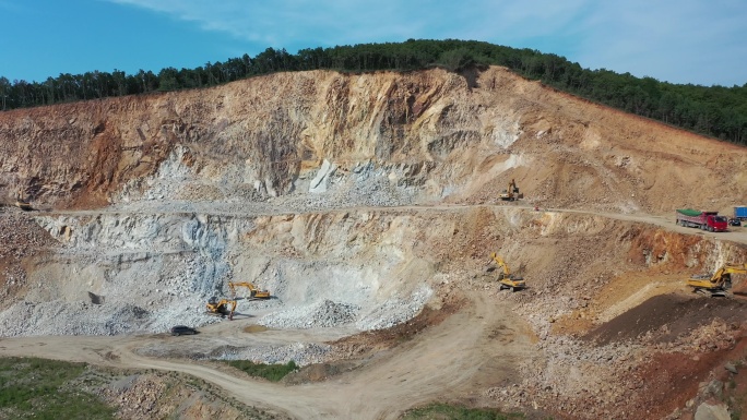 铁矿 矿山挖掘机 开采 挖掘 破碎挖掘机