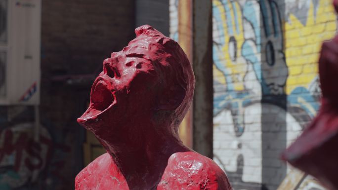 实拍北京798艺术区的红色雕塑