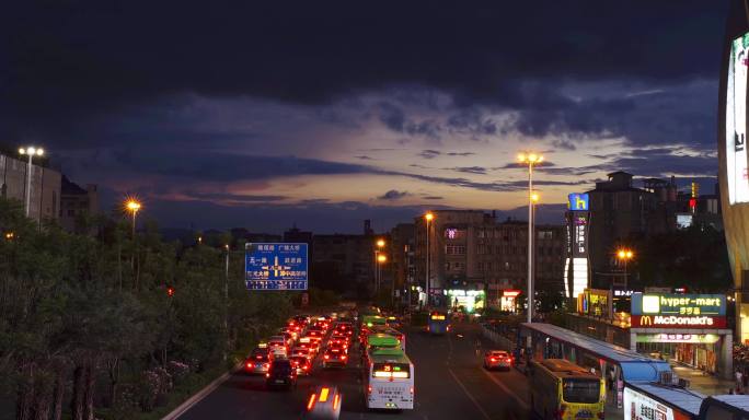 城市夜景公路车流