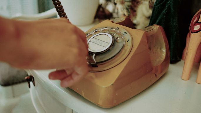 复古电话拨通号码设备上世纪