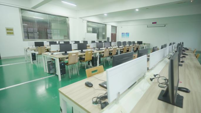 4k实拍-职业技术学院微机房教室