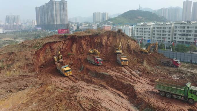 城市建设 工地 工程机械 挖土方挖掘机