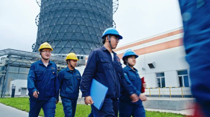 电厂 电力技术工人 队伍 生产区 行走