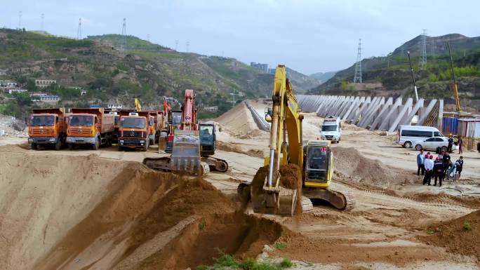 4K建筑工地工程机械挖掘机车队