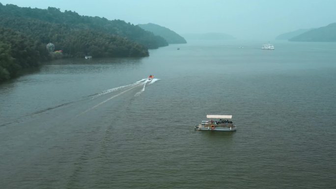 江苏溧阳天目湖游船航拍湖泊