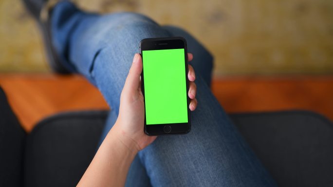 在家使用智能手机绿幕绿屏解锁点击界面屏幕