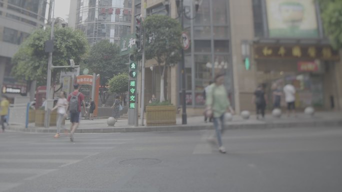 重庆街道过马路主观视角移轴