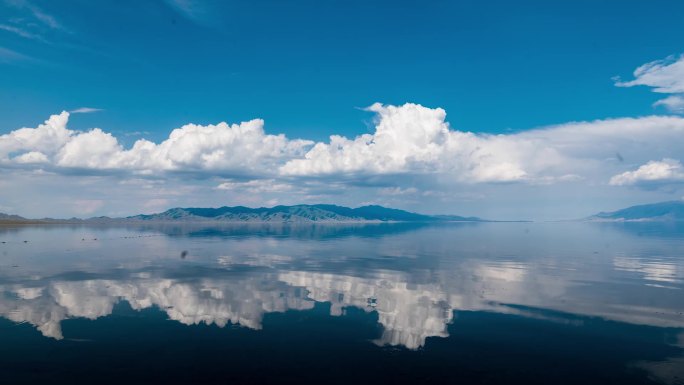新疆赛里木湖天空之镜延时摄影