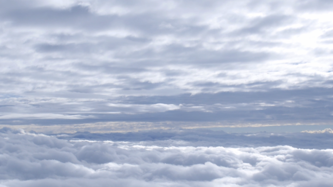 实拍飞机上的云海