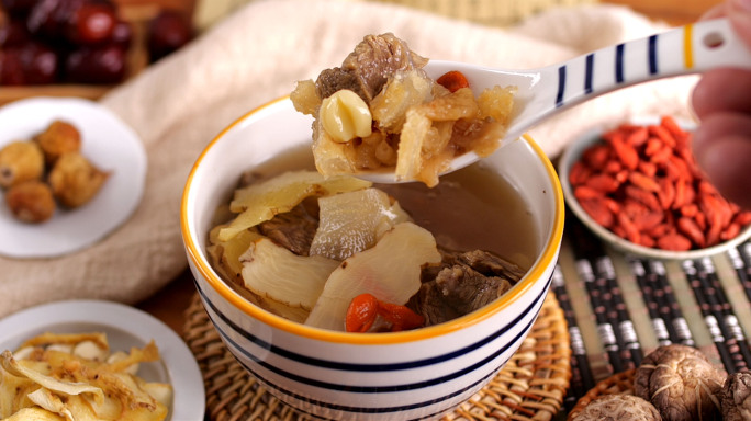 羊肚菌姬松茸茯苓汤-药材煲汤-营养汤