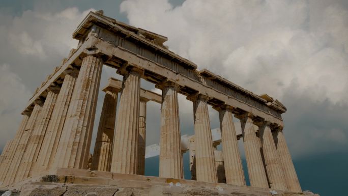 古希腊神庙位于雅典卫城