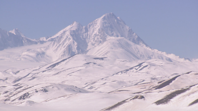 爬雪山