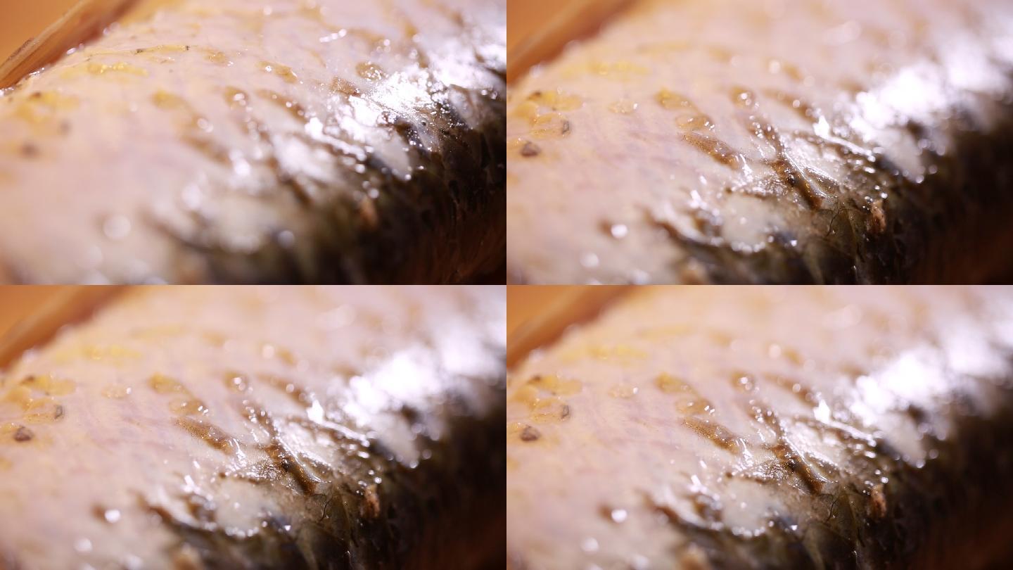 菜刀刮去鱼皮表面污渍 (10)